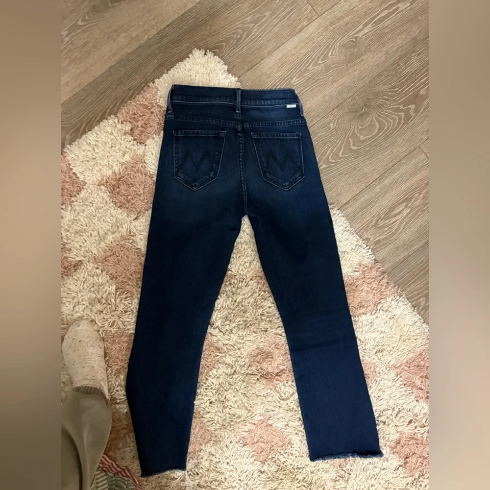 MOTHER The Insider Crop Step Fray Women's Deep Indigo Jeans - Picture 6 of 8